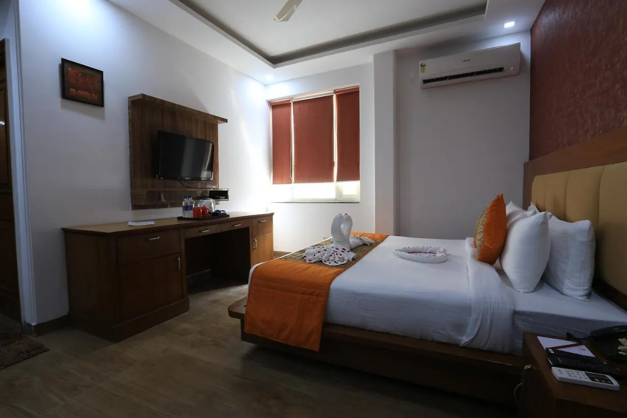 The Lohmod Hotel - Near Delhi Airport New Delhi