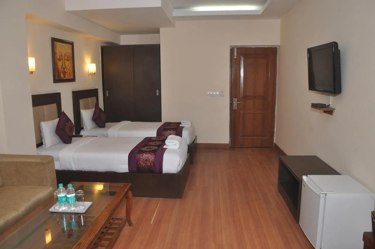 The Lohmod Hotel - Near Delhi Airport New Delhi 4*,