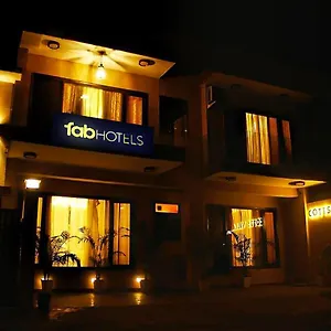 Fabhotel Cotts Vasant Kunj Hotel